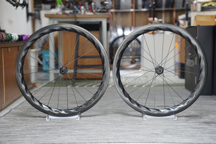 Light Bicycle Turbo 50 // Onyx Vesper Disc Hub